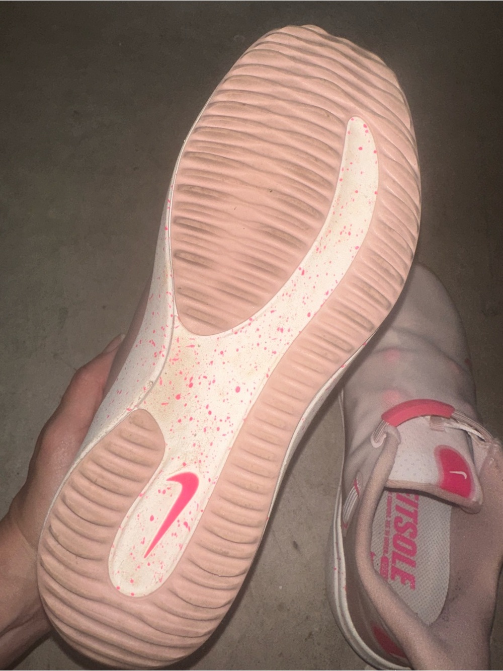 Nike - Picture 3 of 5